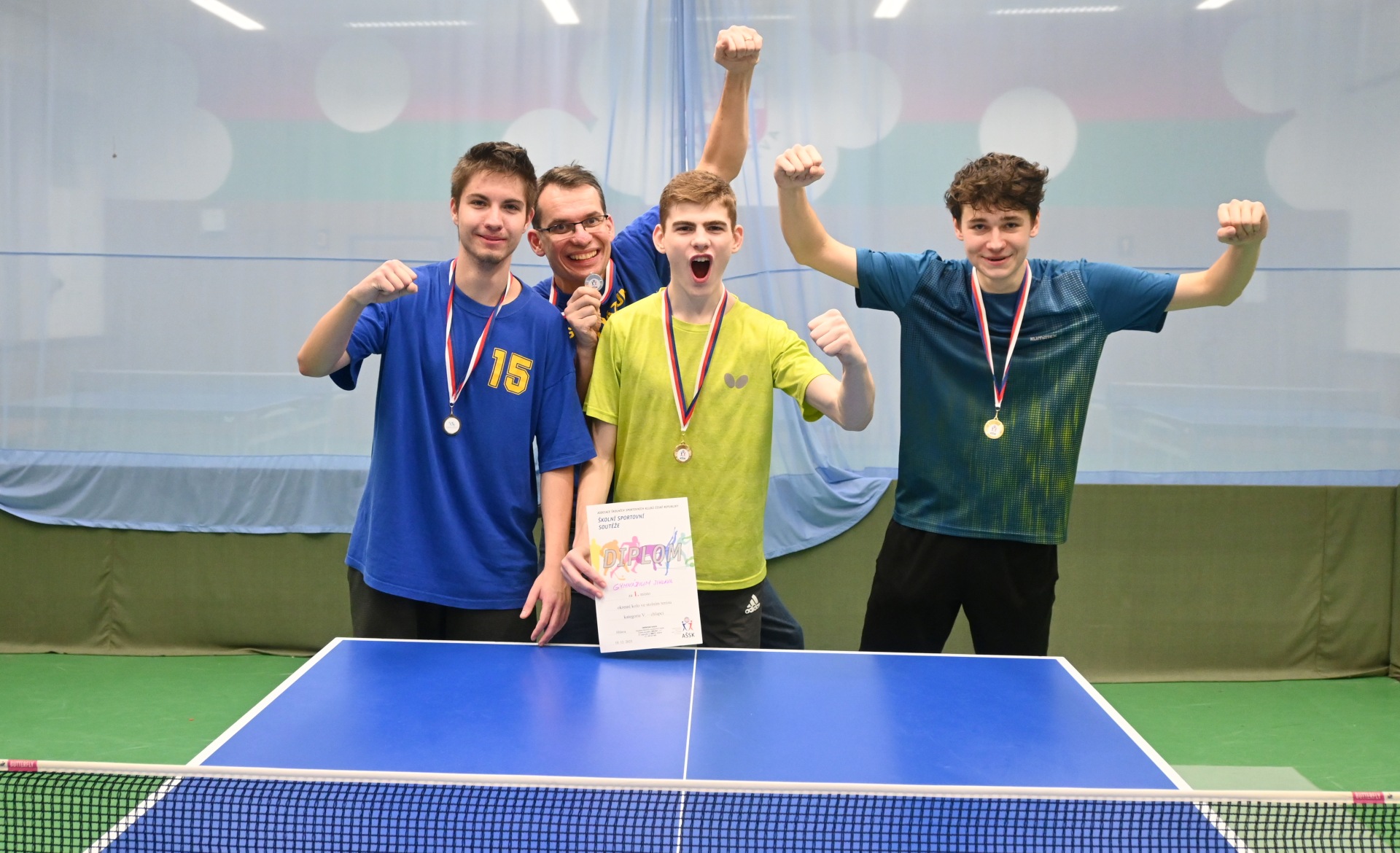 Naši stolní tenisté jsou zlatí! Holky stříbrné!